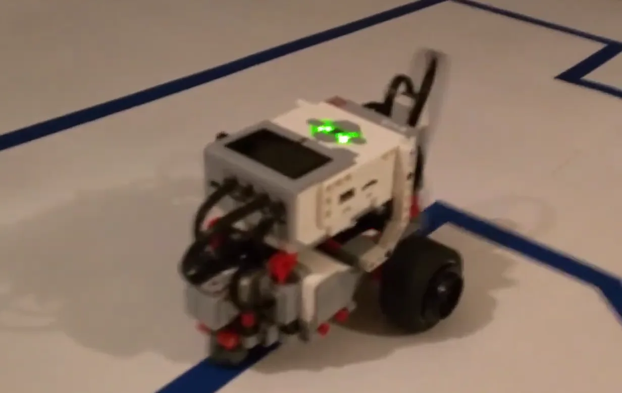 WRO 2019 LEGO EV3 robot build